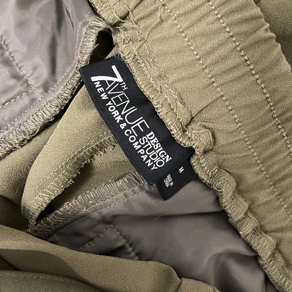 New York & Company Olive Green Shorts - Picture 4 of 6